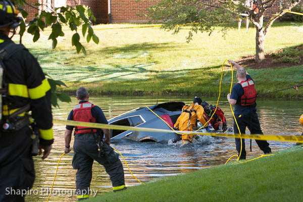 Arlington Heights man drowns in submerged SUV 1500 block of Courtland Drive 7-25-13 shapirophotography.net